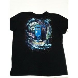 Graphic T Shirt DR DOCTOR WHO and the  DALEK ROBOT TARDIS MENS  Sz XL